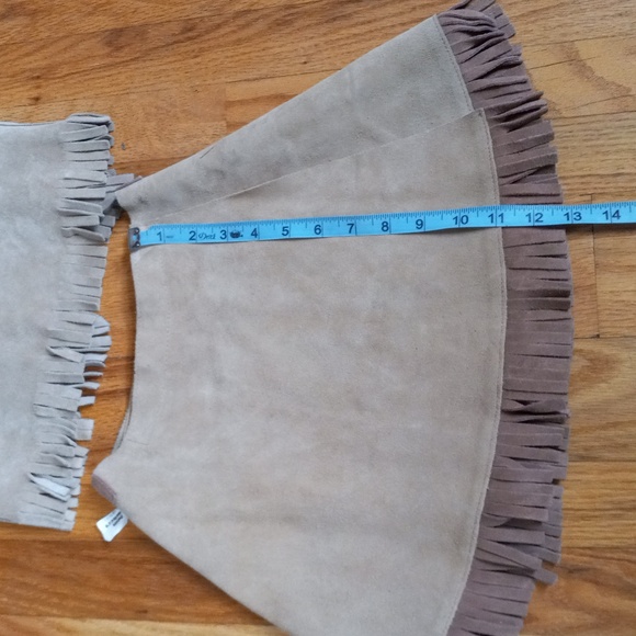 Girls Tan and Brown, Weathered Look, Leather with Fringe, VintageCowGirl Costume - Picture 10 of 16